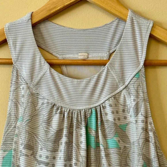 Lululemon| $15| Vintage Racerback Lagoon Checkmate Drawstring Tunic Tank Sz 6 - Picture 2 of 8